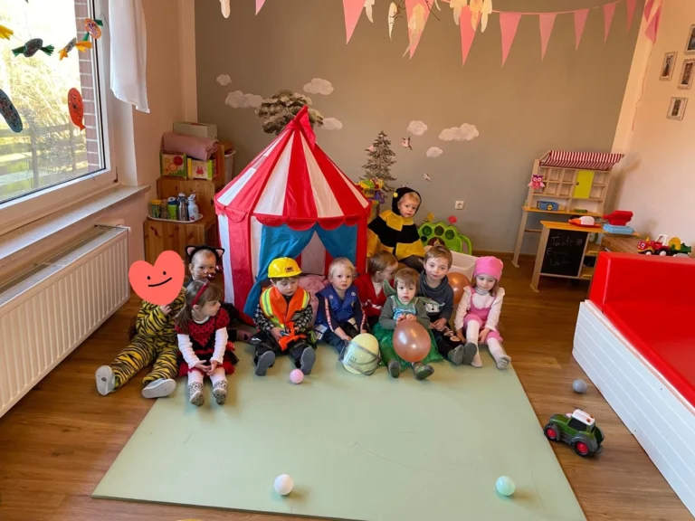 Die Zwerge feiern Fasching